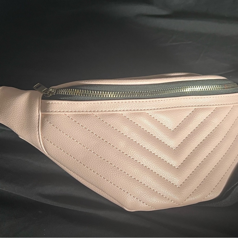 Chic Quilted Belt Bag in Cream